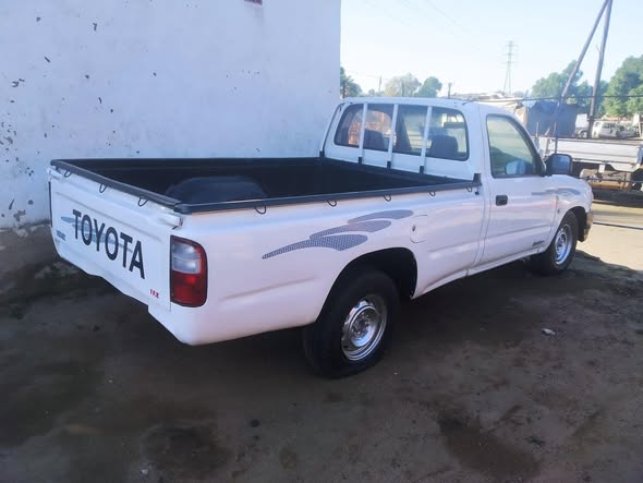 used toyota hilux