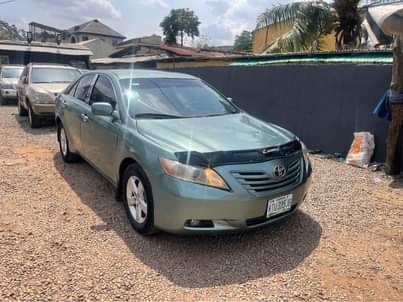 A picture of Toyota Camry 08