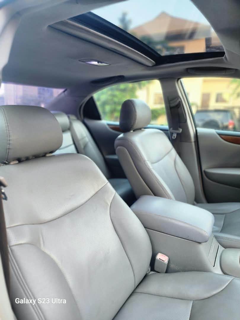 A picture of 2005 LEXUS Es330