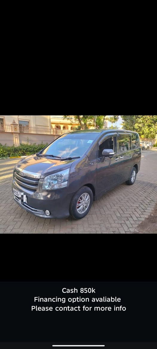 A picture of 2009 Toyota noah