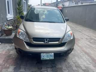 A picture of CRV 2009 neatly used first owner first body
