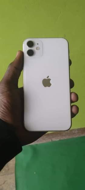 A picture of Iphone 11
