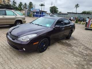 A picture of NEATLY USED LEXUS ES300 2003 FIRST USER FIRST REGISTRATION DIRECT