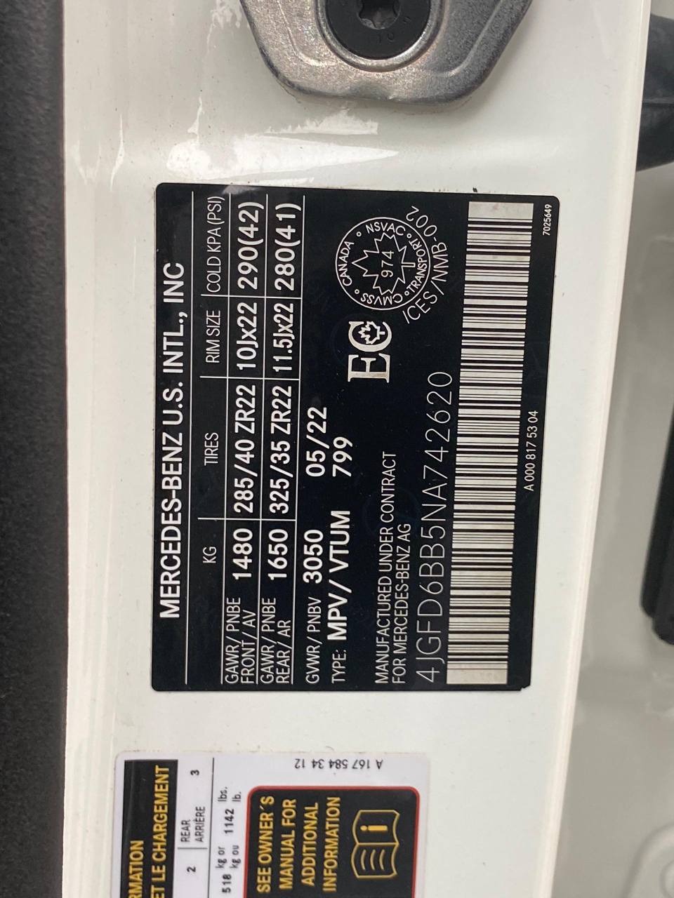 A picture of WHITE BENZ 2021