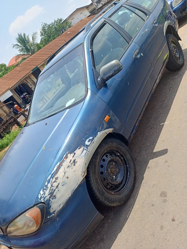 A picture of Nissan Primera Wagon First body pan Good engine and Gear.