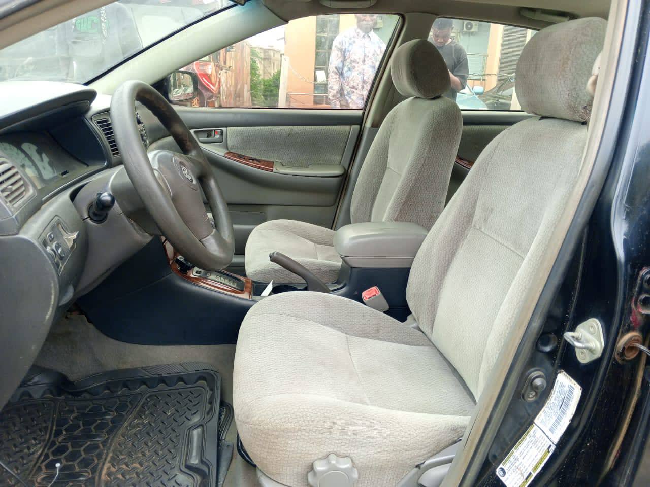 A picture of 2004 Toyota corolla