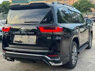 A picture of TOYOTA LAND CRUISER ZX