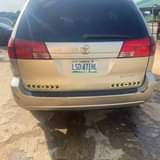 A picture of Toyota sienna 05 Nigeria used