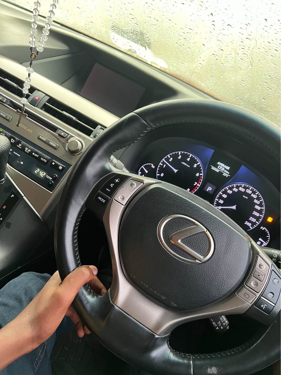 A picture of Lexus 270