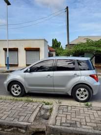 A picture of Toyota ist mpya sana cc 1290 mileage 66k haina tatizo