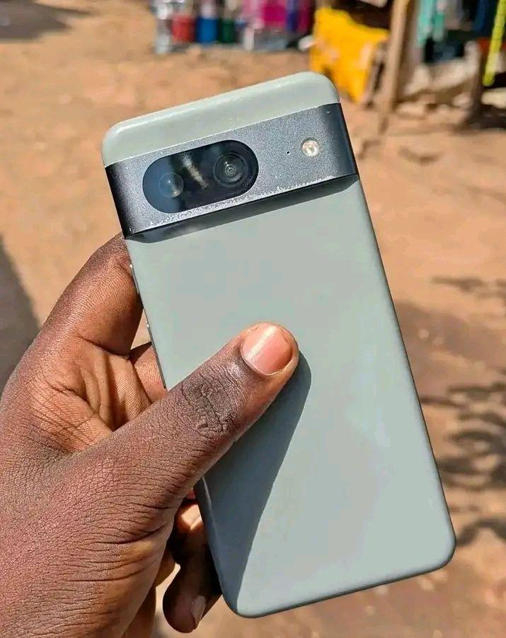 A picture of GOOGLE PIXEL 8 PLAIN 0746272635