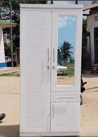 A picture of Nauza kabatii la milango 2 mbao Bei 260000 Location ubungo