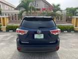 A picture of 2016 reg Highlander Toks standard price 15 350K location lekki