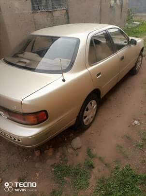A picture of 1998 Toyota Camry