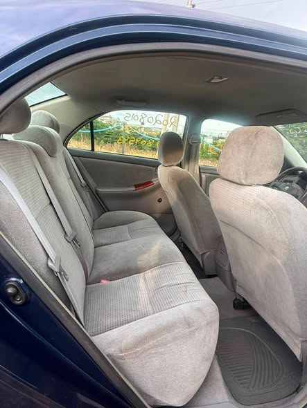 A picture of 2007 TOYOTA COROLLA LE 07035917968