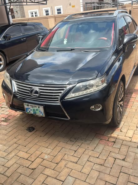 A picture of Lexus 09030762083