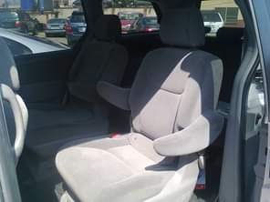 A picture of automatic transmission keyless entry fabric seat alloy wheel power door