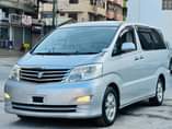 A picture of TOYOTA ALPHARD 2006 7