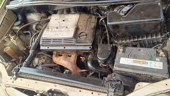 A picture of Toyota siena car