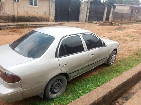 A picture of 1999 Toyota corrola