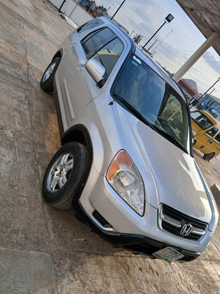 A picture of Honda CRV 2006 model FIRSTBODY 4plugs 07032131470