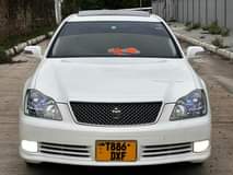 A picture of Toyota crown athletic