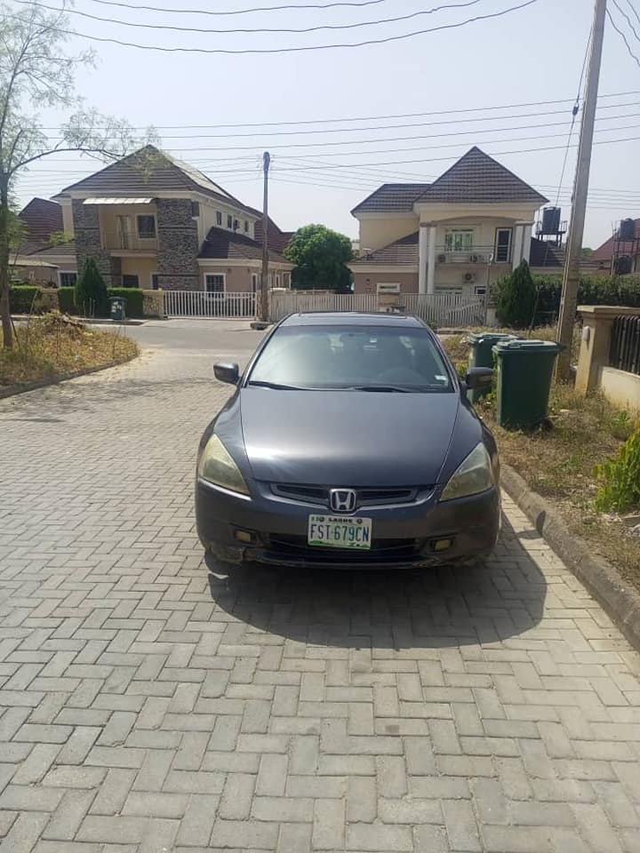 A picture of Honda Accord 2004 V4 2.4