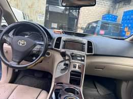 A picture of 2010 fullest option Toyota Venzakeyless panoramic roof power boot4 CYLINDERbuy