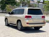 A picture of LANDCRUISER V8