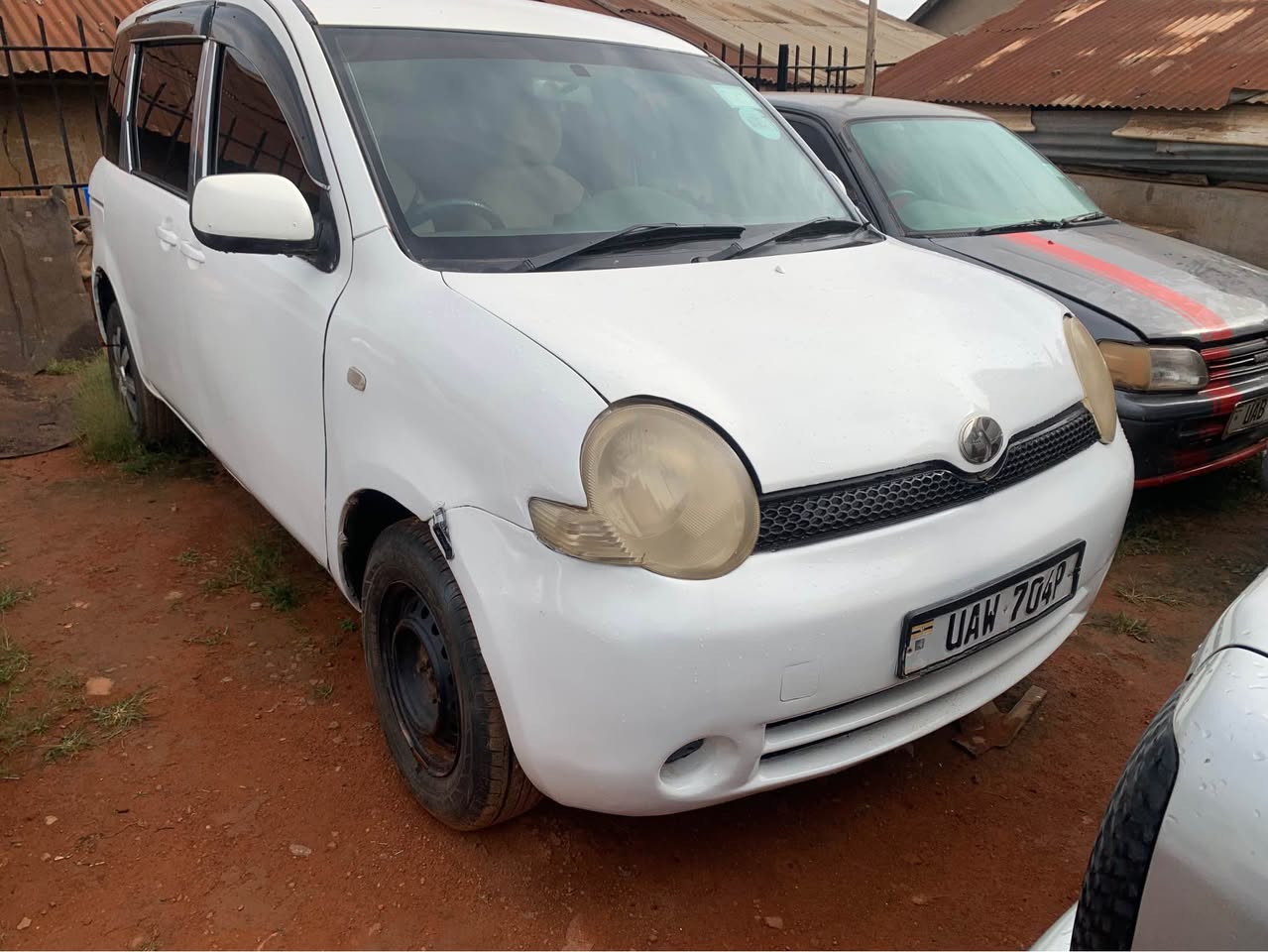 A picture of Toyota sienta 13m 0703818420