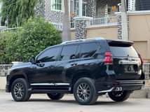 A picture of Toyota Prado SUV