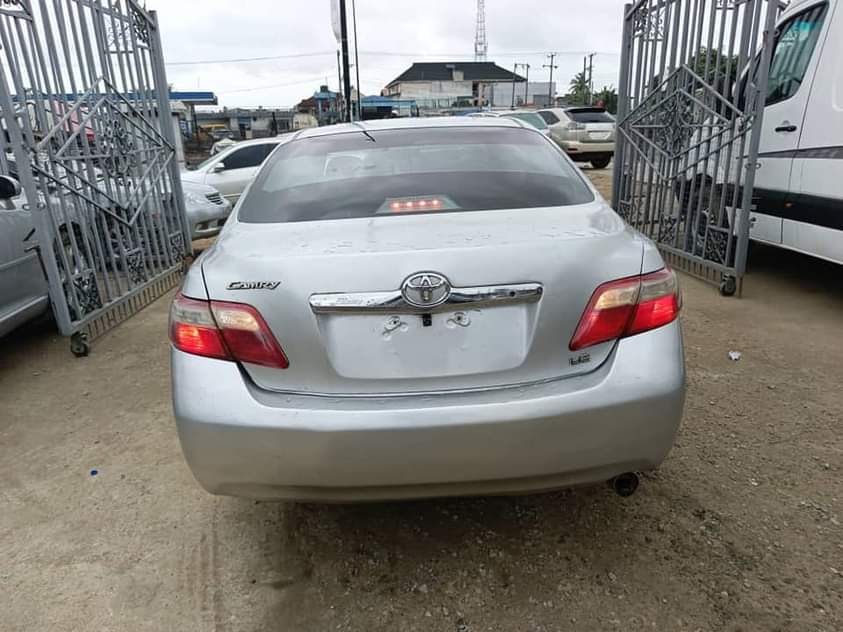 A picture of Toyota Camry 0.8