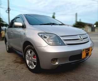 A picture of TOYOTA IST NAIUZA MIL 8 8 0743435416