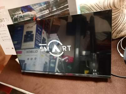 A picture of Hisence flameless smart 32 Inches VIDAA digital flat tv on