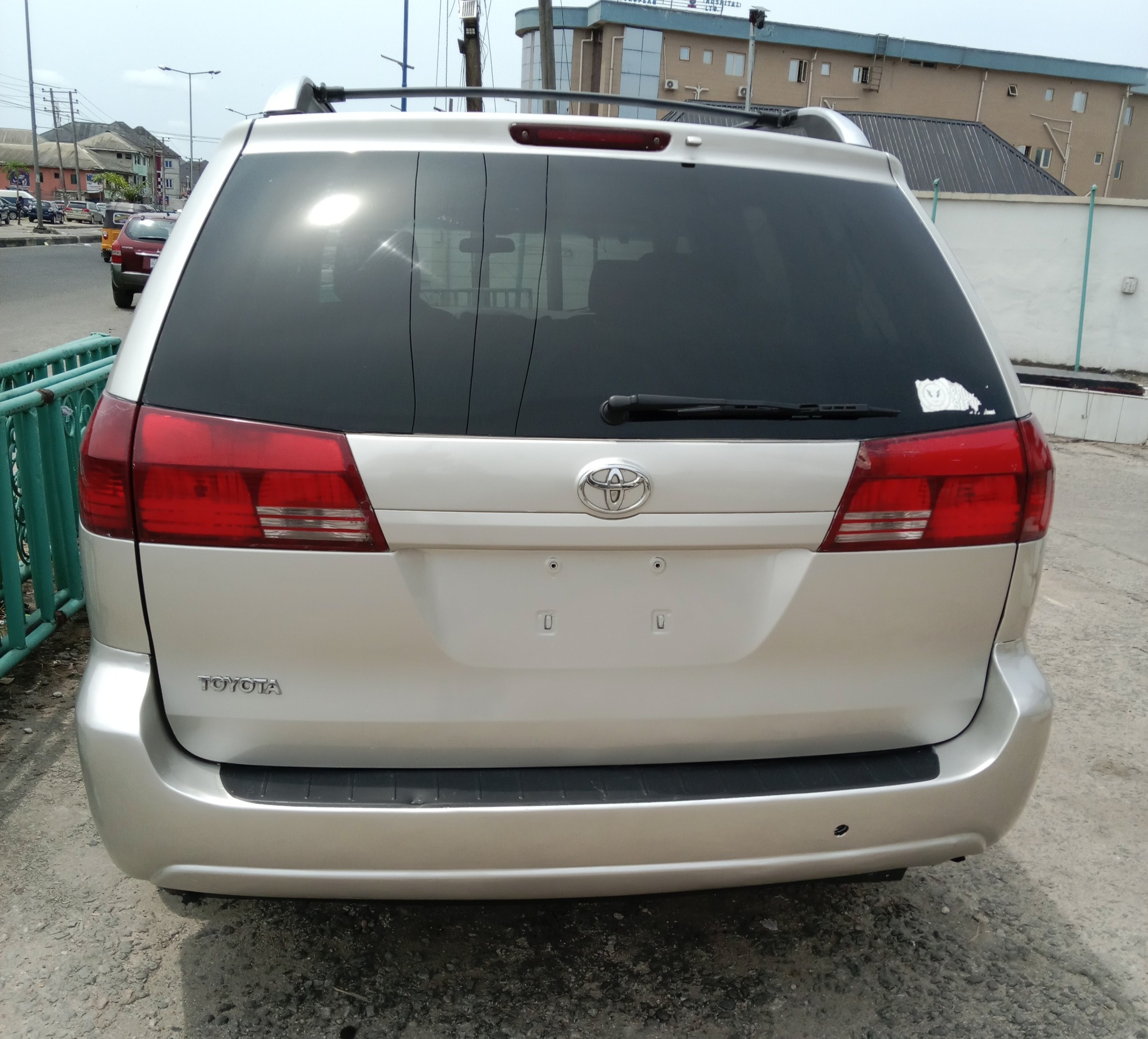 A picture of Toyota Sienna