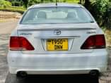A picture of Crown Kari Price 9 7 TU Location mwanza 0764862357 0744301894