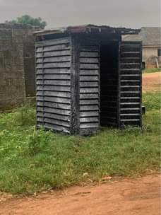 A picture of Very Clean 4 by 6 iron Container
