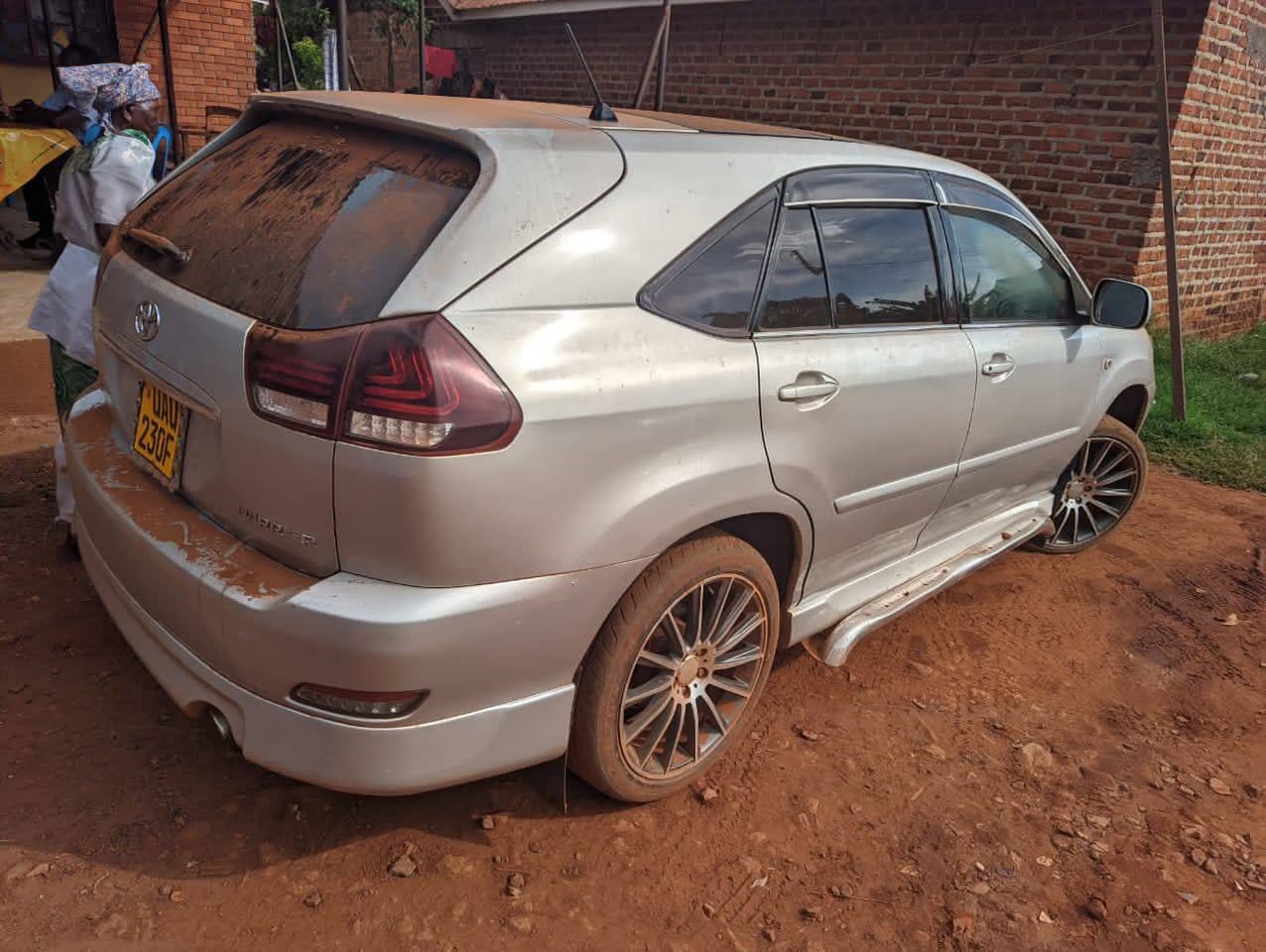 A picture of Toyota Harrier on quick sale massavu