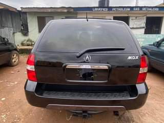 A picture of Acura MDX 2004