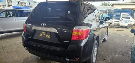 A picture of Toyota Highlander 2012 Available