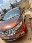 A picture of NEATLY USED TOYOTA VENZA LE 2010 4PLUGS FIRSTBODY