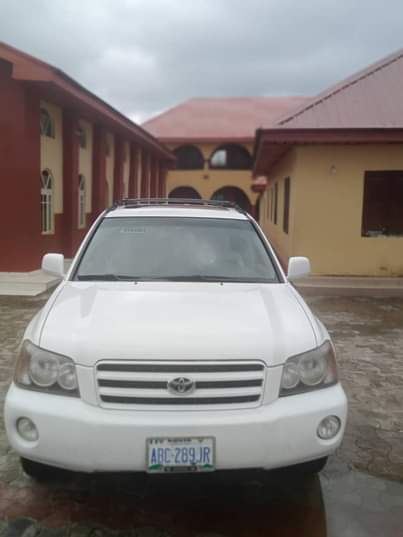 A picture of SMARTAUTOS Clean Toyota Highlander 3 Seaters Belgium Grade First User