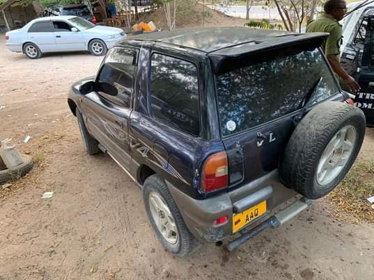 A picture of TOYOTA RAV4 SHORT CHASIS 3S 1990 CC BEI 4.2 MIL