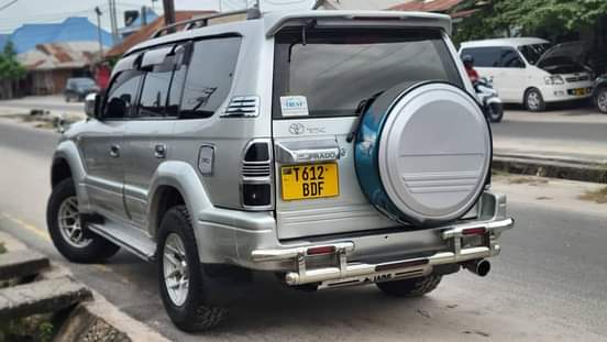 A picture of TOYOTA LAND CRUISER PRADO BEI MILIONI 18