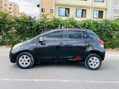 A picture of Toyota vitz new