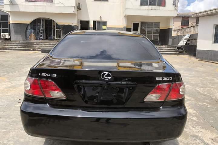 A picture of Lexus ES330