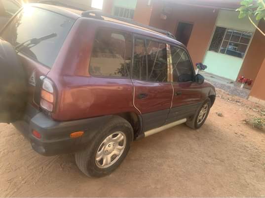 A picture of Toyota RAV4 1999 model everything working perfectly fine 07068489579