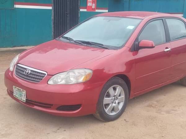 A picture of Dealers deal Corolla 2005 going for price 4m Baked on
