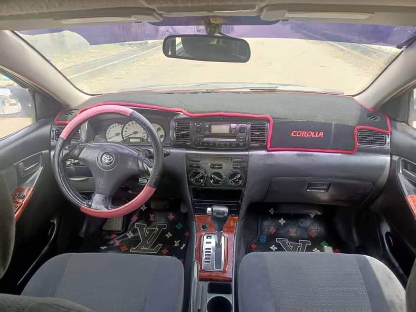 A picture of Toyota Corolla 2005 sport