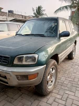 A picture of Toyota RAV4 engine and transmission is working perfectly location at